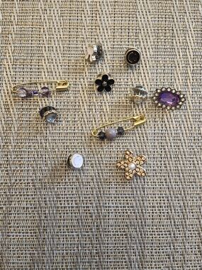 Assorted Women's Flower and Gem Pin Set - Gold and Purple